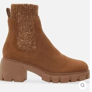 NWOT Steve Madden Hayle Platform Chelsea Boot Chestnut Suede - Sz 10